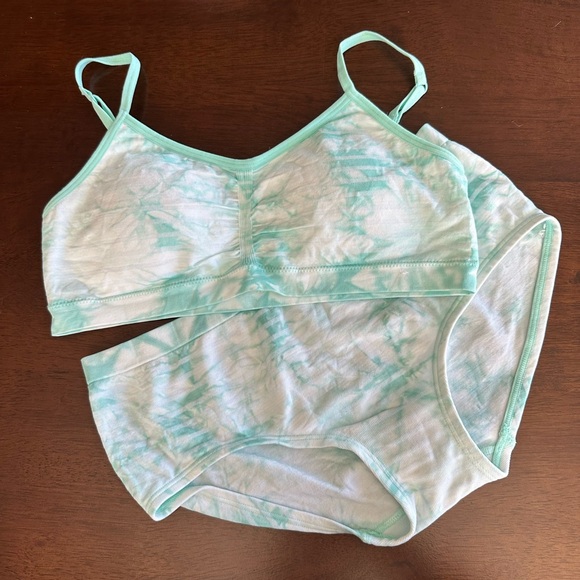 Matching Set - like new maidenform girl - XL - Picture 1 of 3